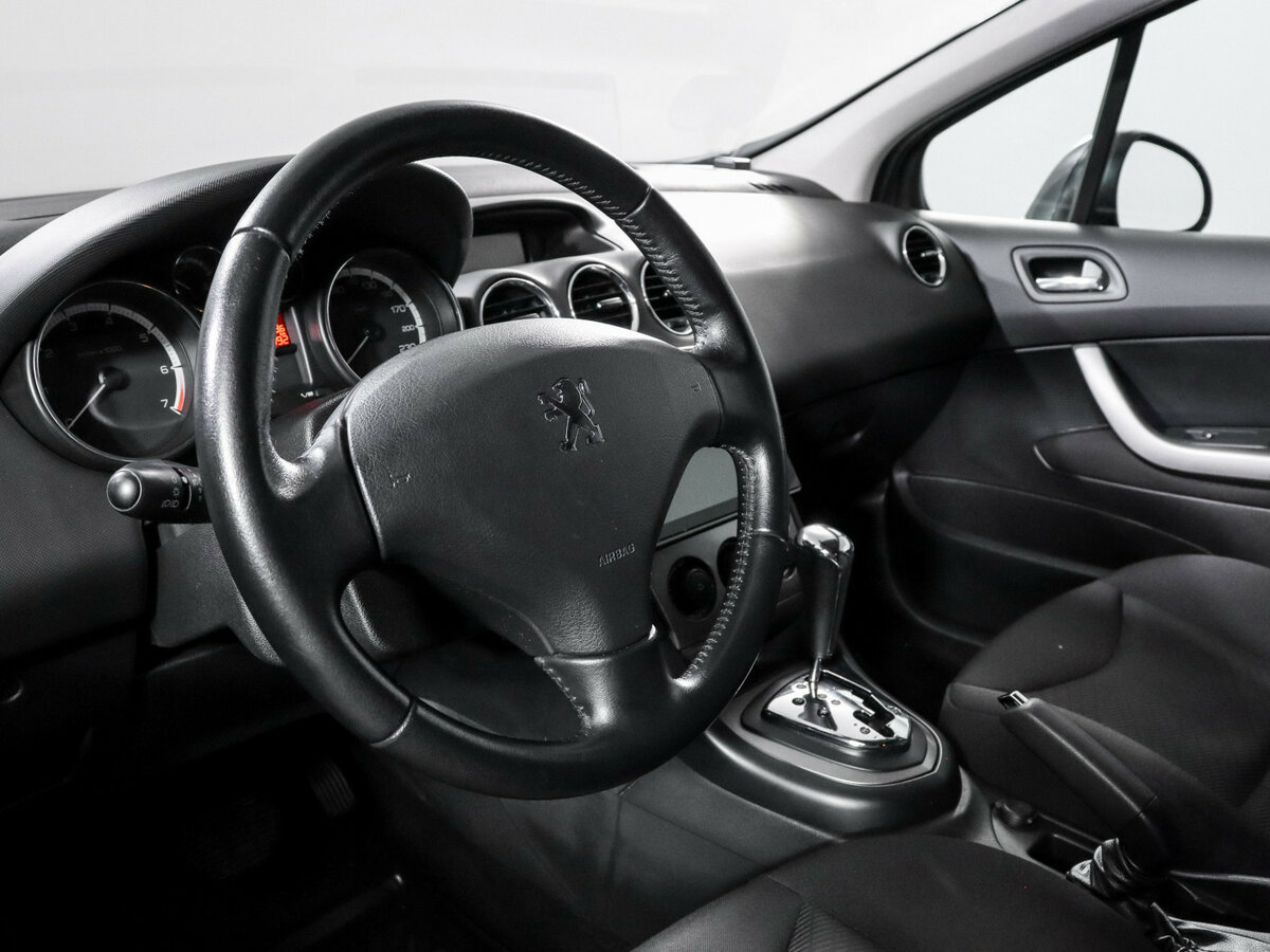 Peugeot 308 I, 2011 Фото №12