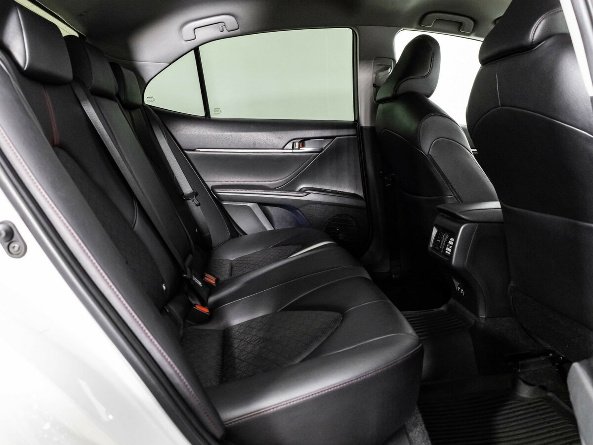 Toyota Camry VIII (XV70) Рестайлинг, 2021 Фото №23