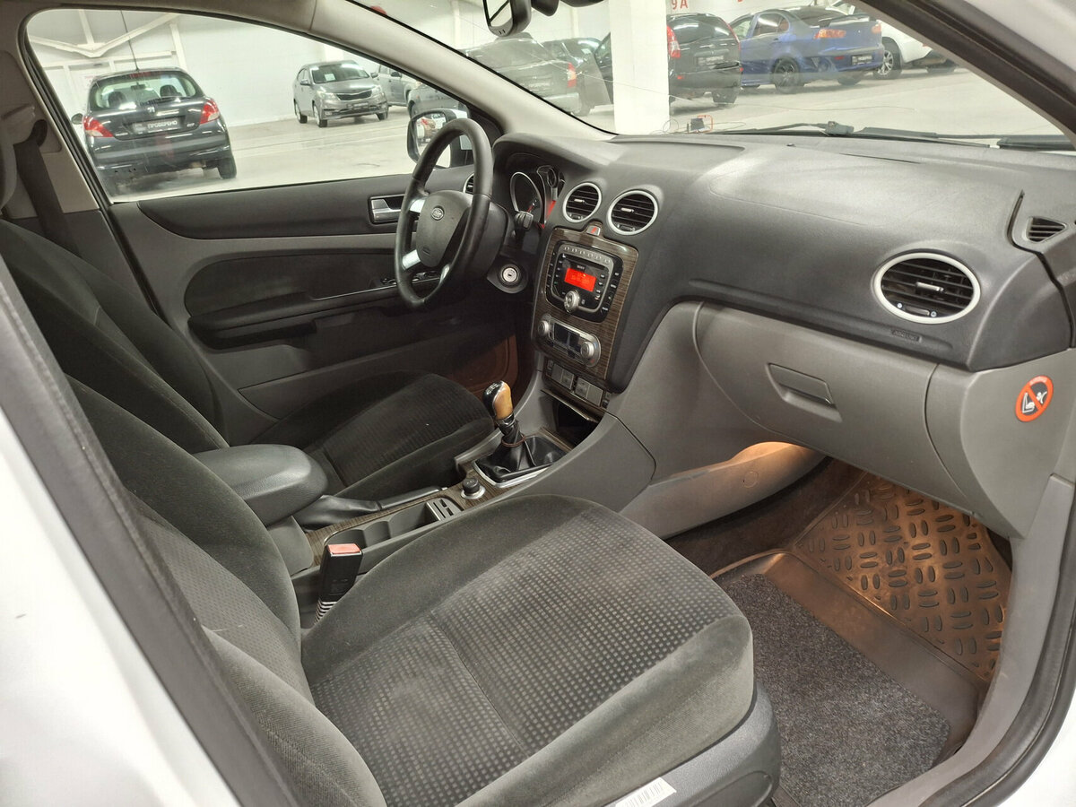 Ford Focus II Рестайлинг, 2008 Фото №11