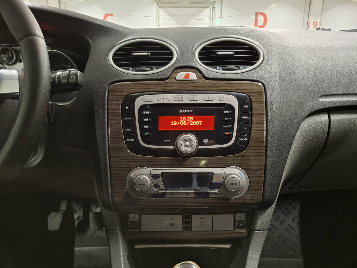 Ford Focus II Рестайлинг, 2008 Фото №15