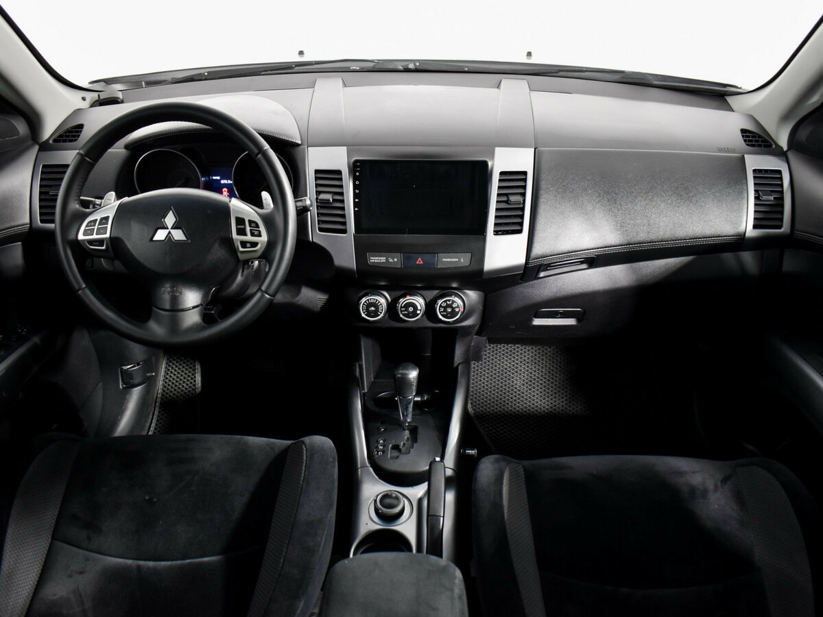 Mitsubishi Outlander II Рестайлинг, 2010 Фото №11