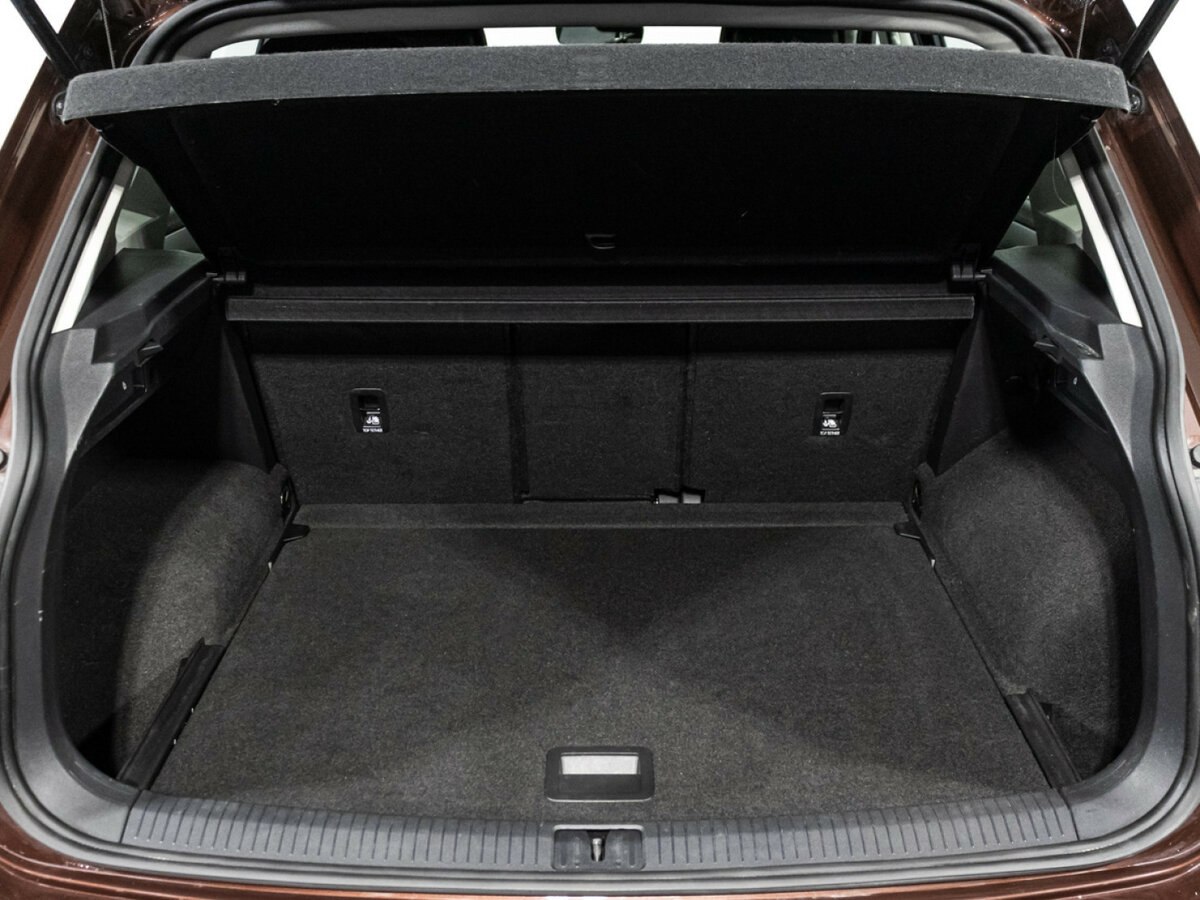 Volkswagen Tiguan II Рестайлинг, 2021 Фото №19
