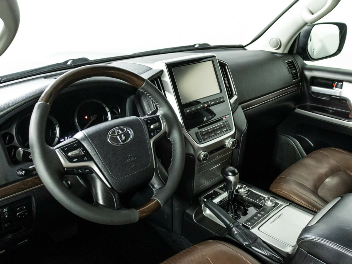 Toyota Land Cruiser 200 Series Рестайлинг 2, 2017 Фото №9