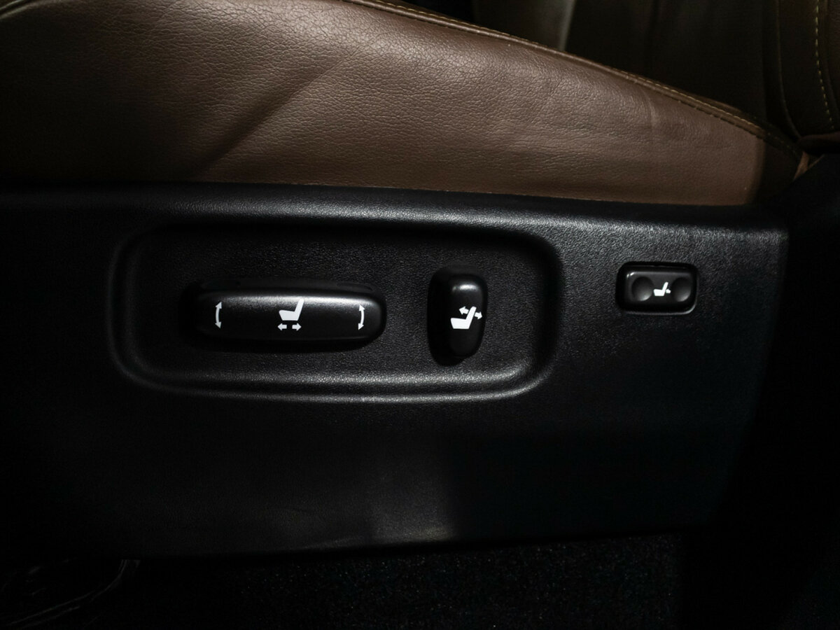 Toyota Land Cruiser 200 Series Рестайлинг 2, 2017 Фото №13