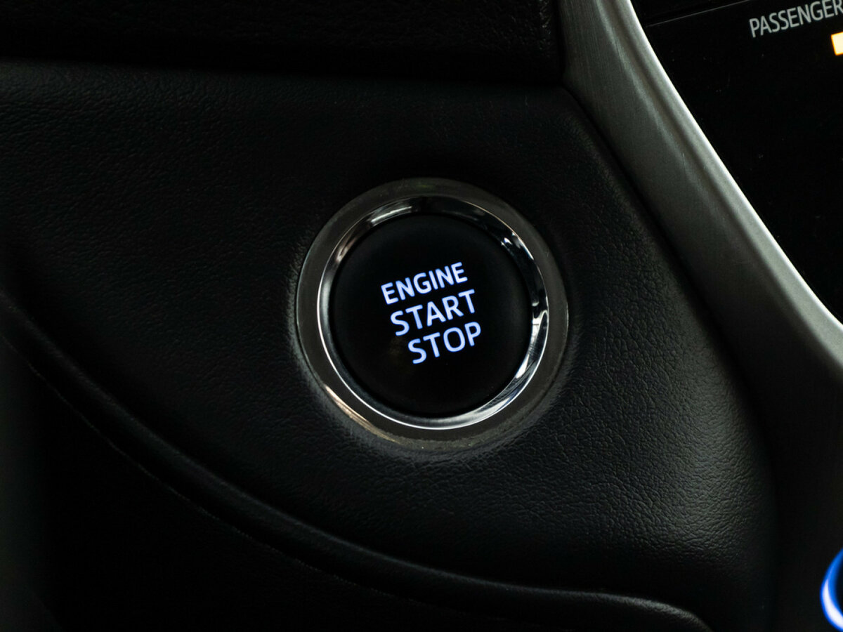 Toyota Land Cruiser 200 Series Рестайлинг 2, 2017 Фото №23