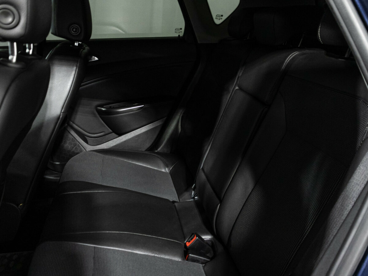 Opel Astra J, 2010 Фото №10