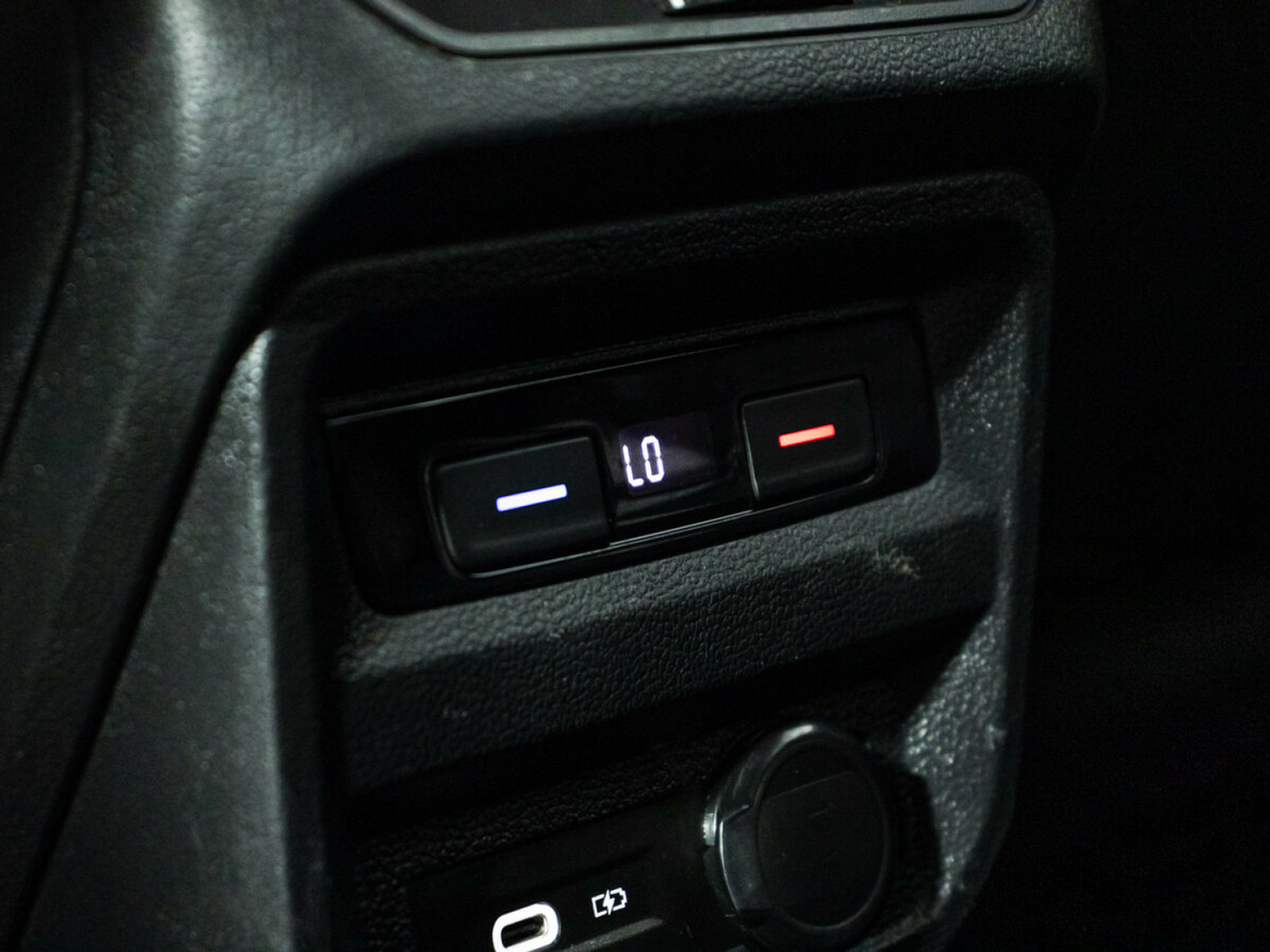 Volkswagen Tiguan II Рестайлинг, 2021 Фото №18