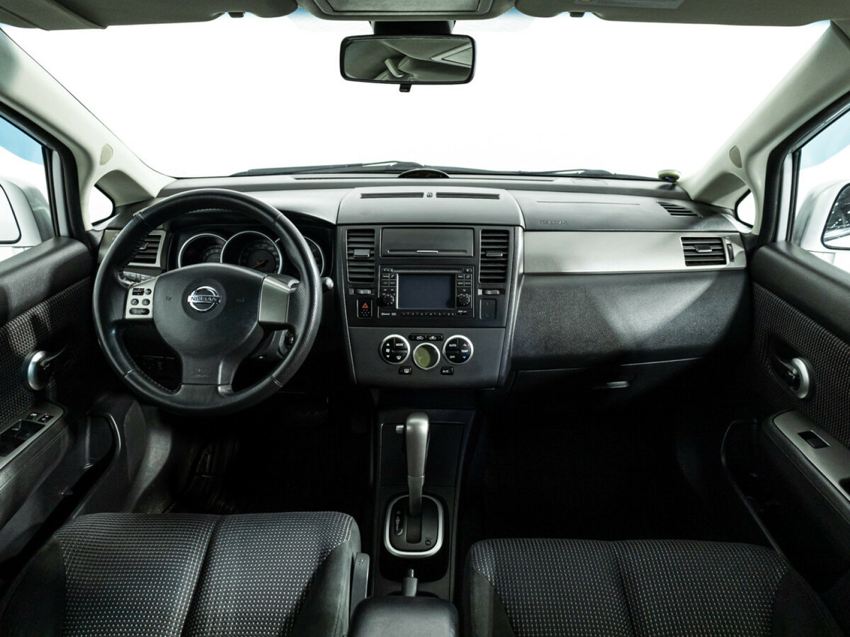 Nissan Tiida I Рестайлинг, 2010 Фото №13