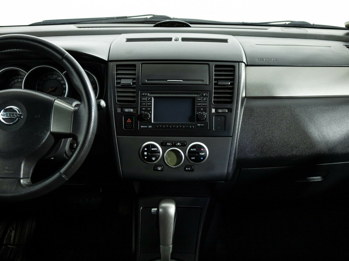 Nissan Tiida I Рестайлинг, 2010 Фото №14