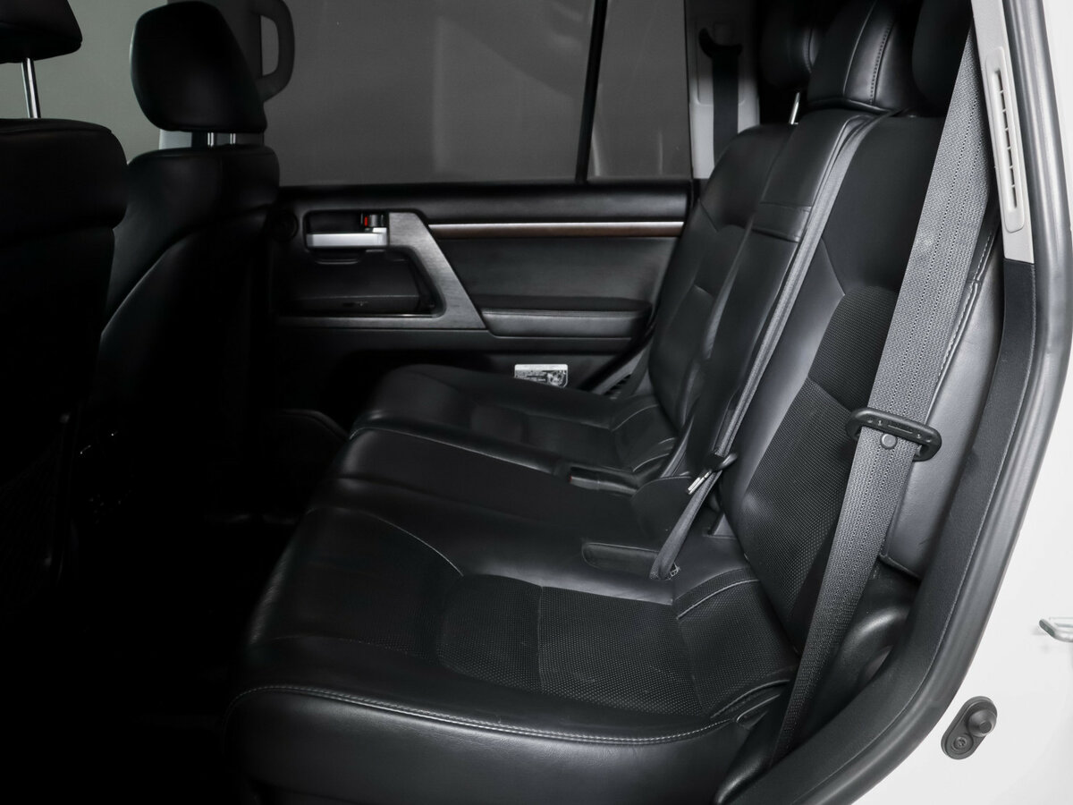 Toyota Land Cruiser 200 Series Рестайлинг 2, 2018 Фото №10