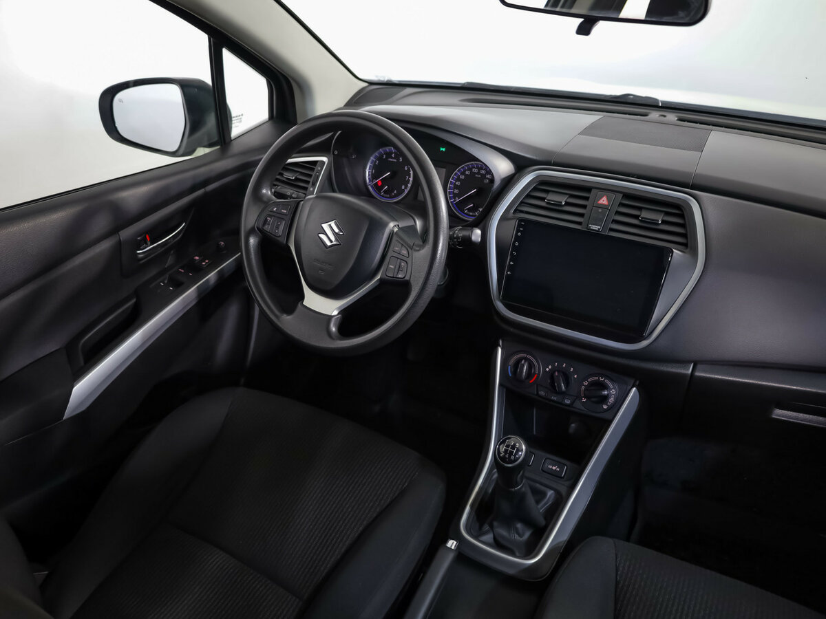 Suzuki SX4 II (S-Cross) Рестайлинг, 2017 Фото №7