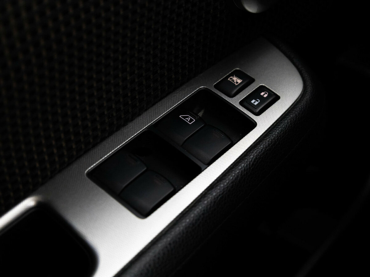 Nissan Tiida I, 2010 Фото №11