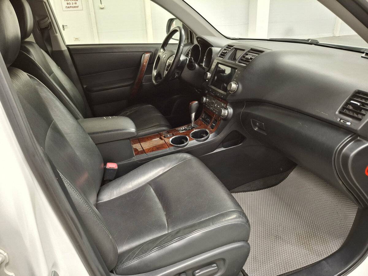 Toyota Highlander II (U40) Рестайлинг, 2012 Фото №11