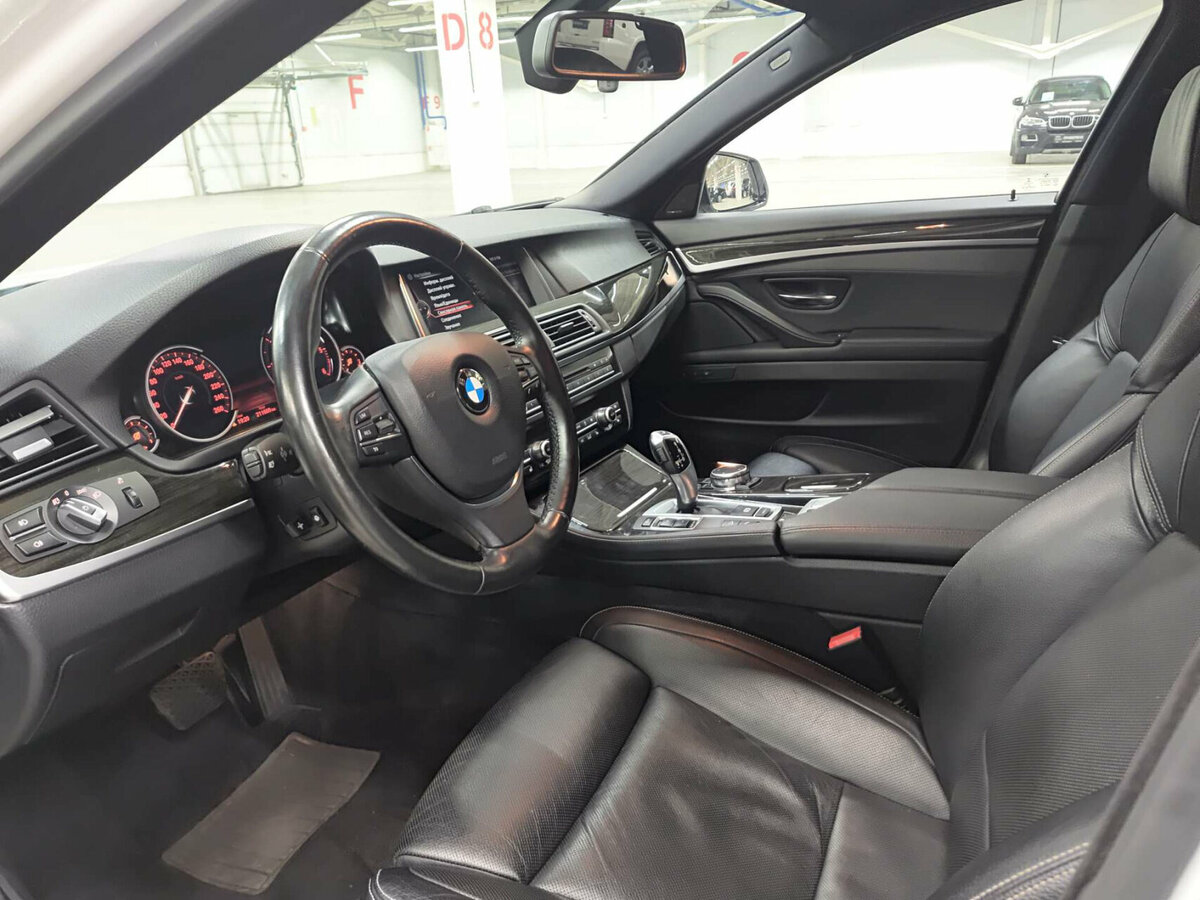 BMW 5 серии 530d xDrive VI (F10/F11/F07) Рестайлинг, 2016 Фото №16