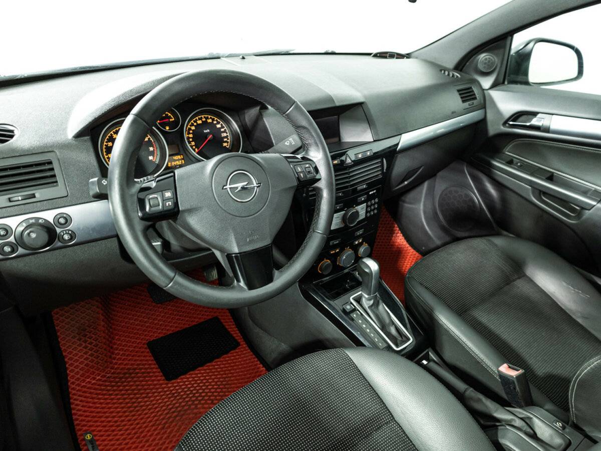 Opel Astra GTC H Рестайлинг, 2010 Фото №11