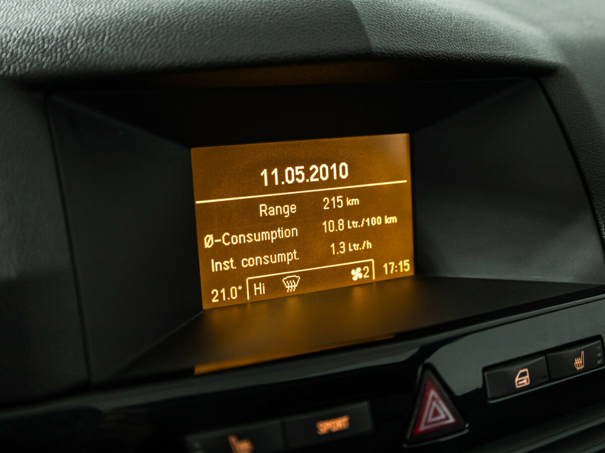 Opel Astra GTC H Рестайлинг, 2010 Фото №16