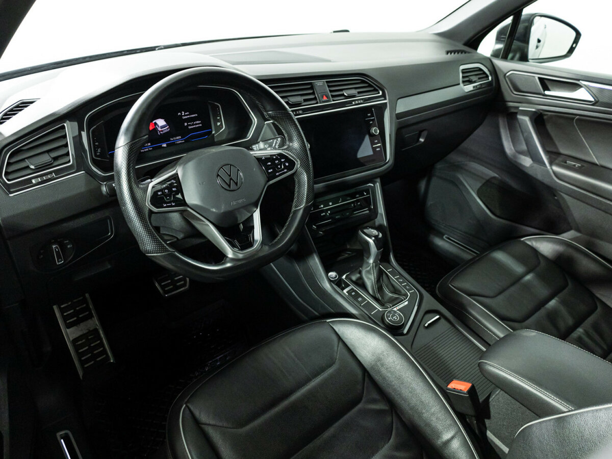 Volkswagen Tiguan II Рестайлинг, 2020 Фото №11