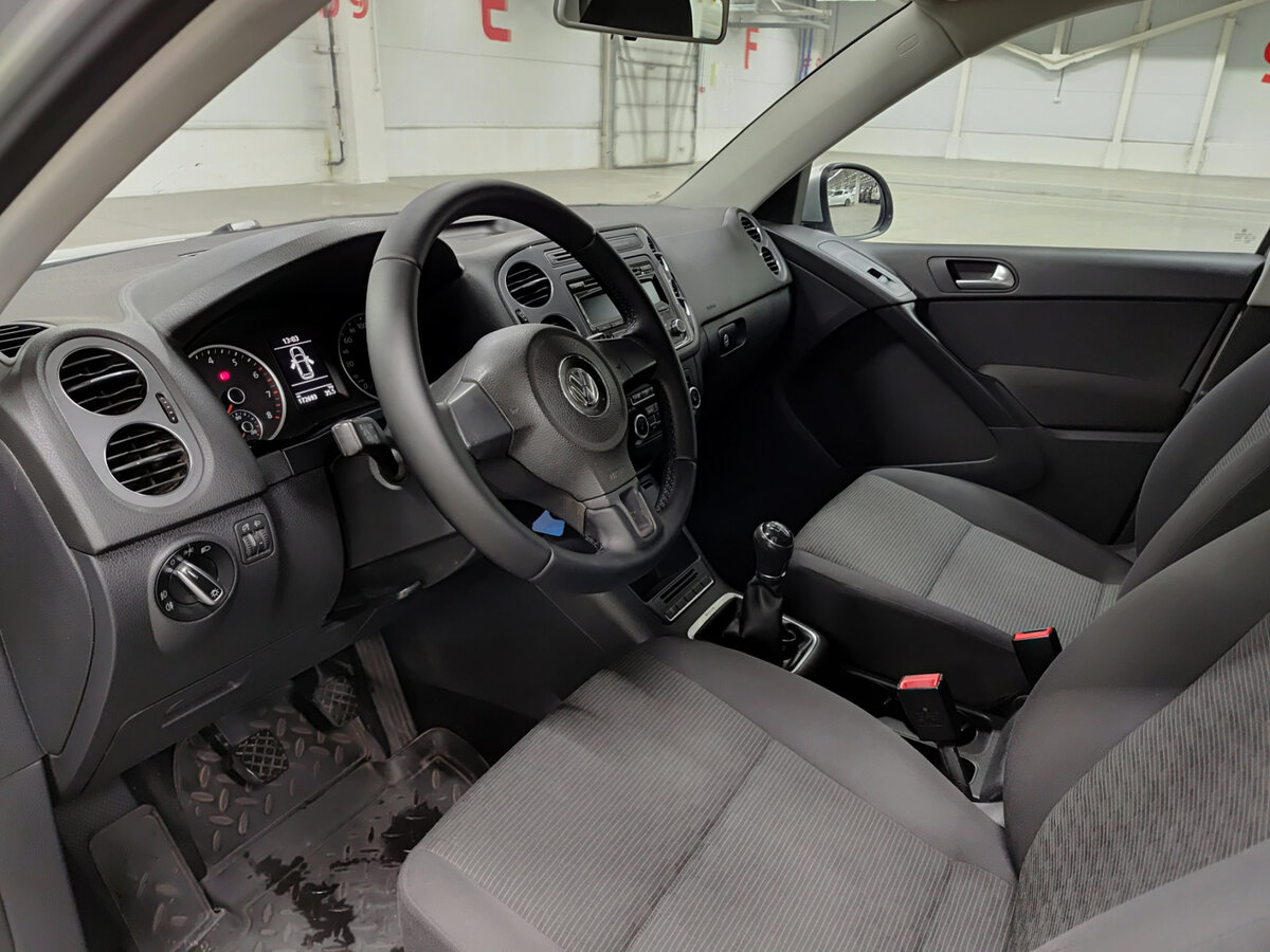Volkswagen Tiguan I Рестайлинг, 2011 Фото №16