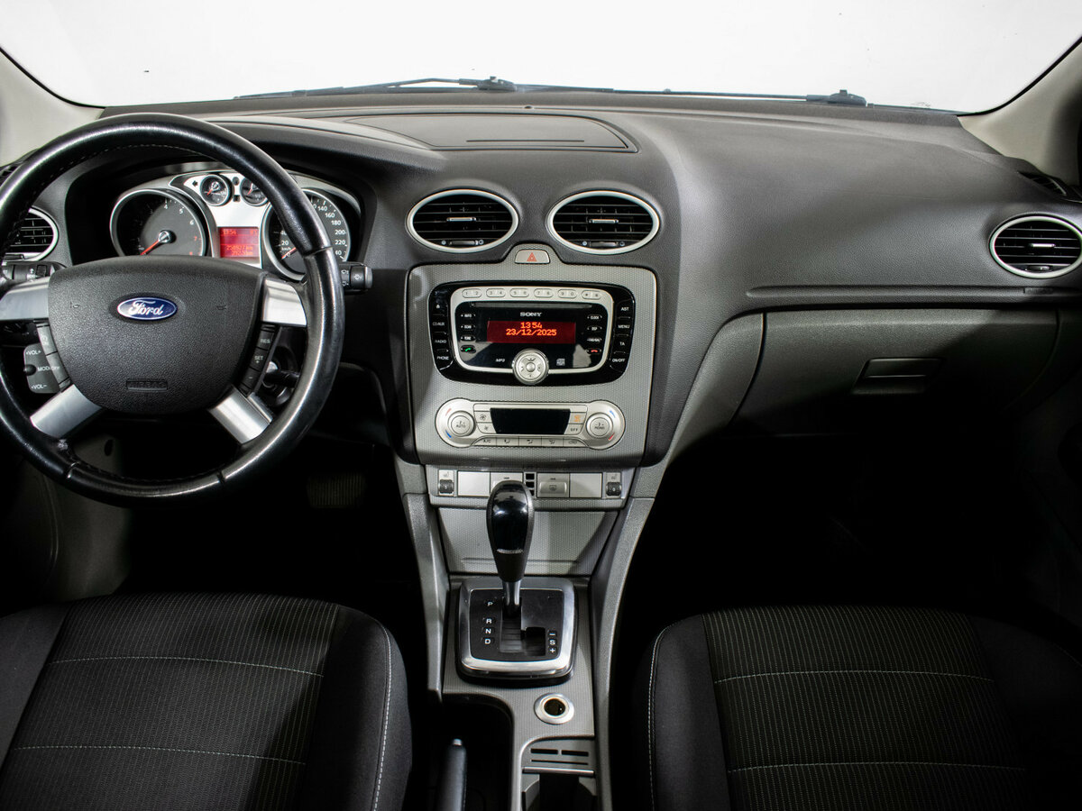 Ford Focus II Рестайлинг, 2010 Фото №13