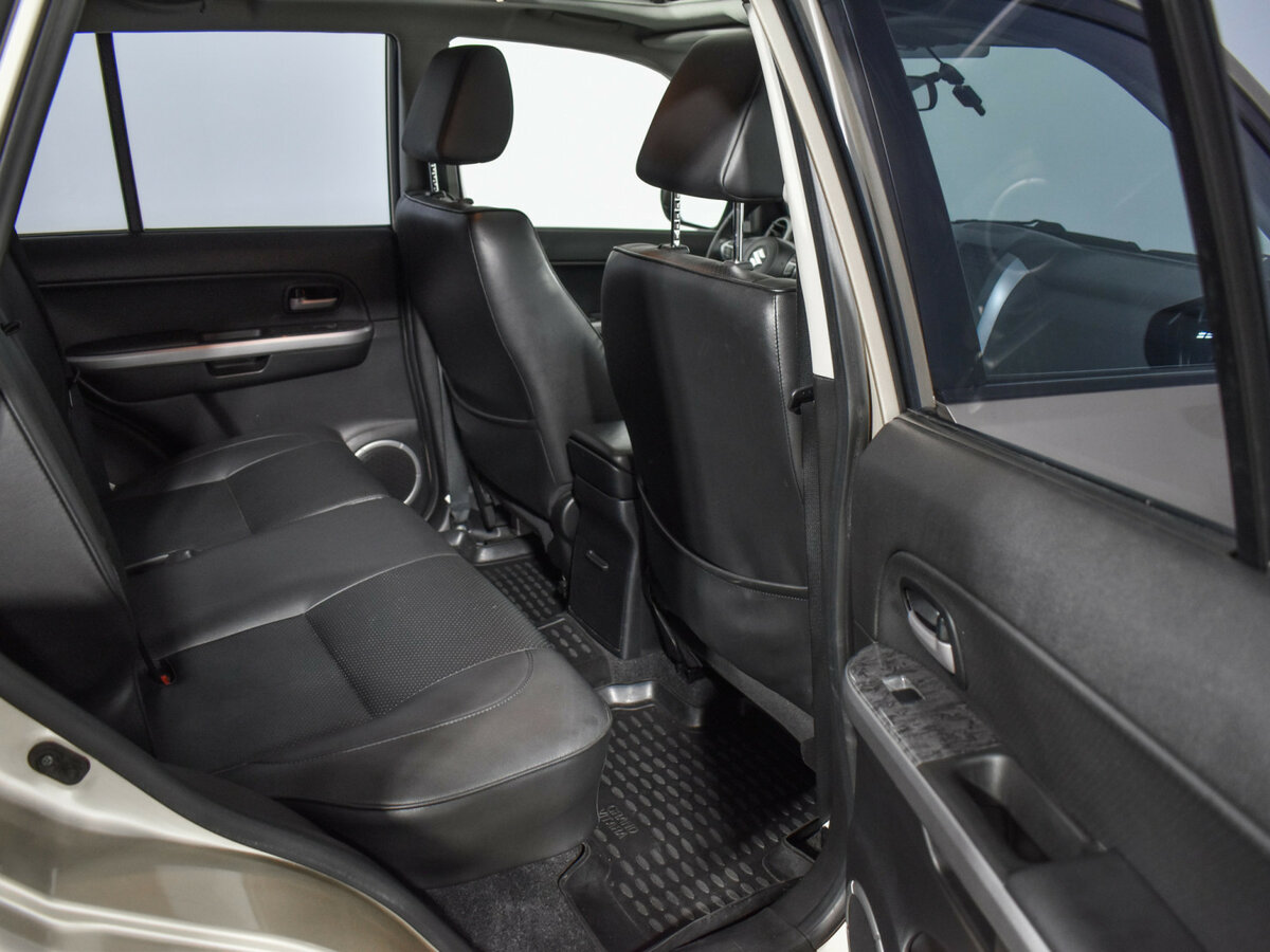 Suzuki Grand Vitara II Рестайлинг, 2010 Фото №12