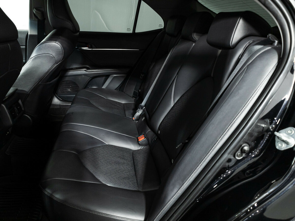 Toyota Camry VIII (XV70) Рестайлинг, 2021 - 46 313 км. | Фото №8