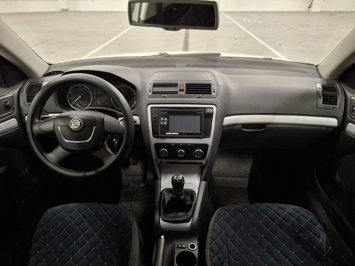 Skoda Octavia II (A5) Рестайлинг, 2011 Фото №14