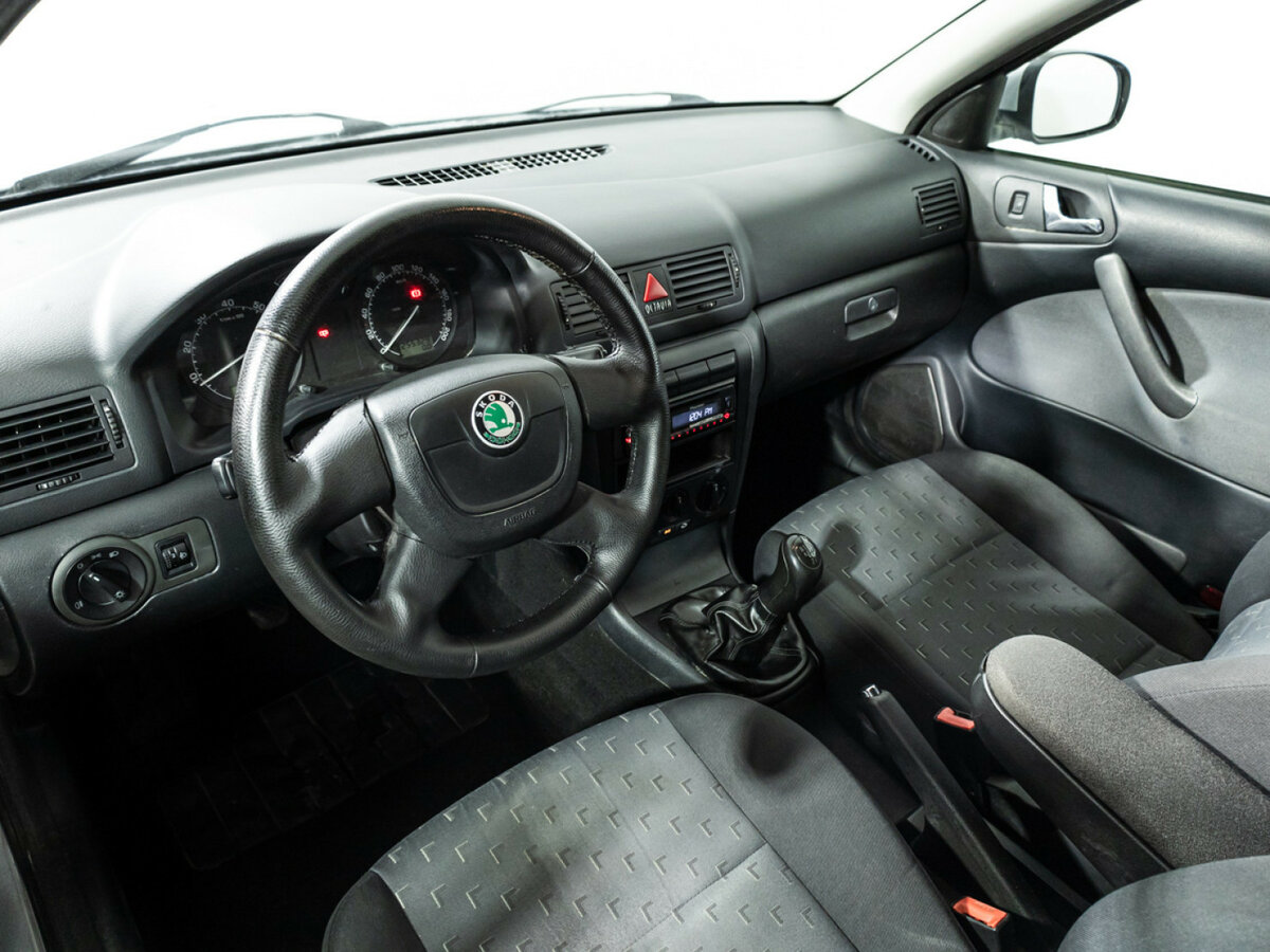 Skoda Octavia I (A4) Рестайлинг, 2010 Фото №11