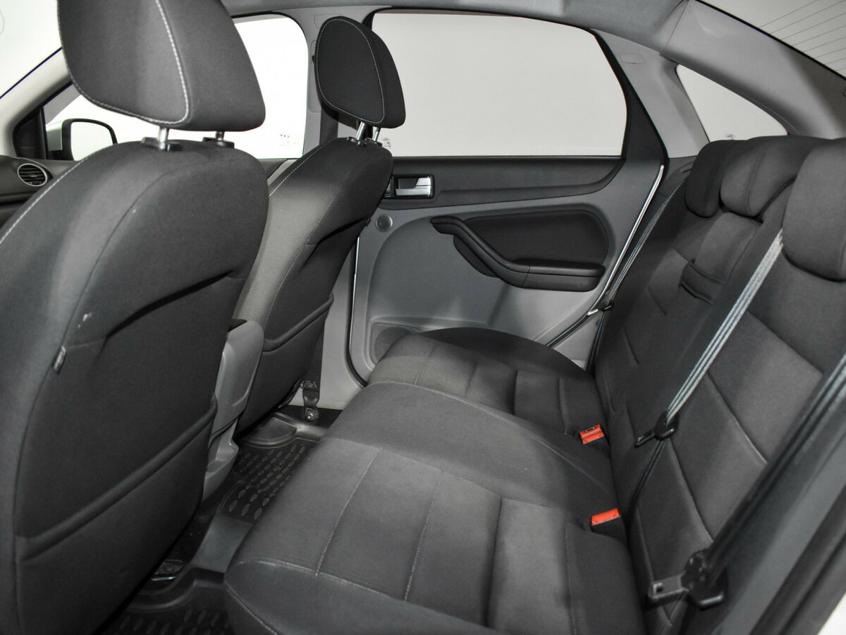 Ford Focus II Рестайлинг, 2010 Фото №13