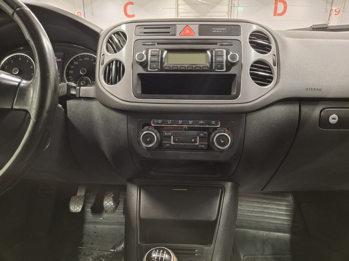 Volkswagen Tiguan I, 2010 Фото №15
