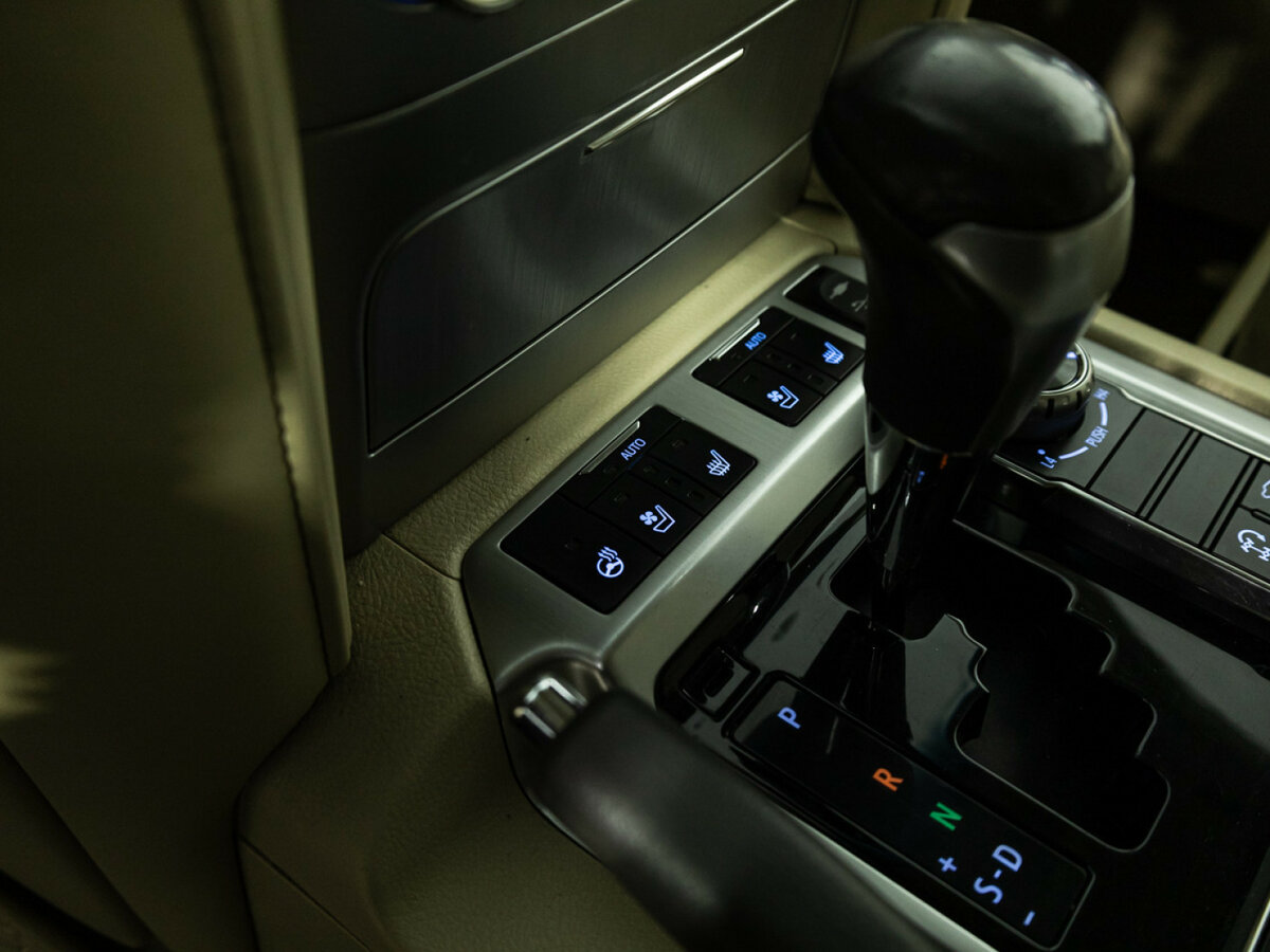 Toyota Land Cruiser Arctic Trucks AT33 200 Series Рестайлинг 2, 2015 Фото №19