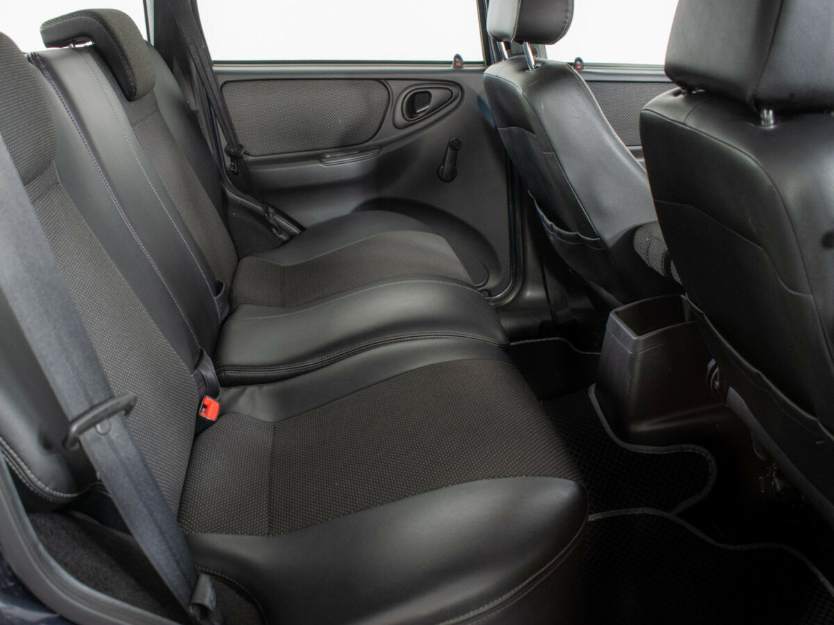 Chevrolet Niva I Рестайлинг, 2012 Фото №8