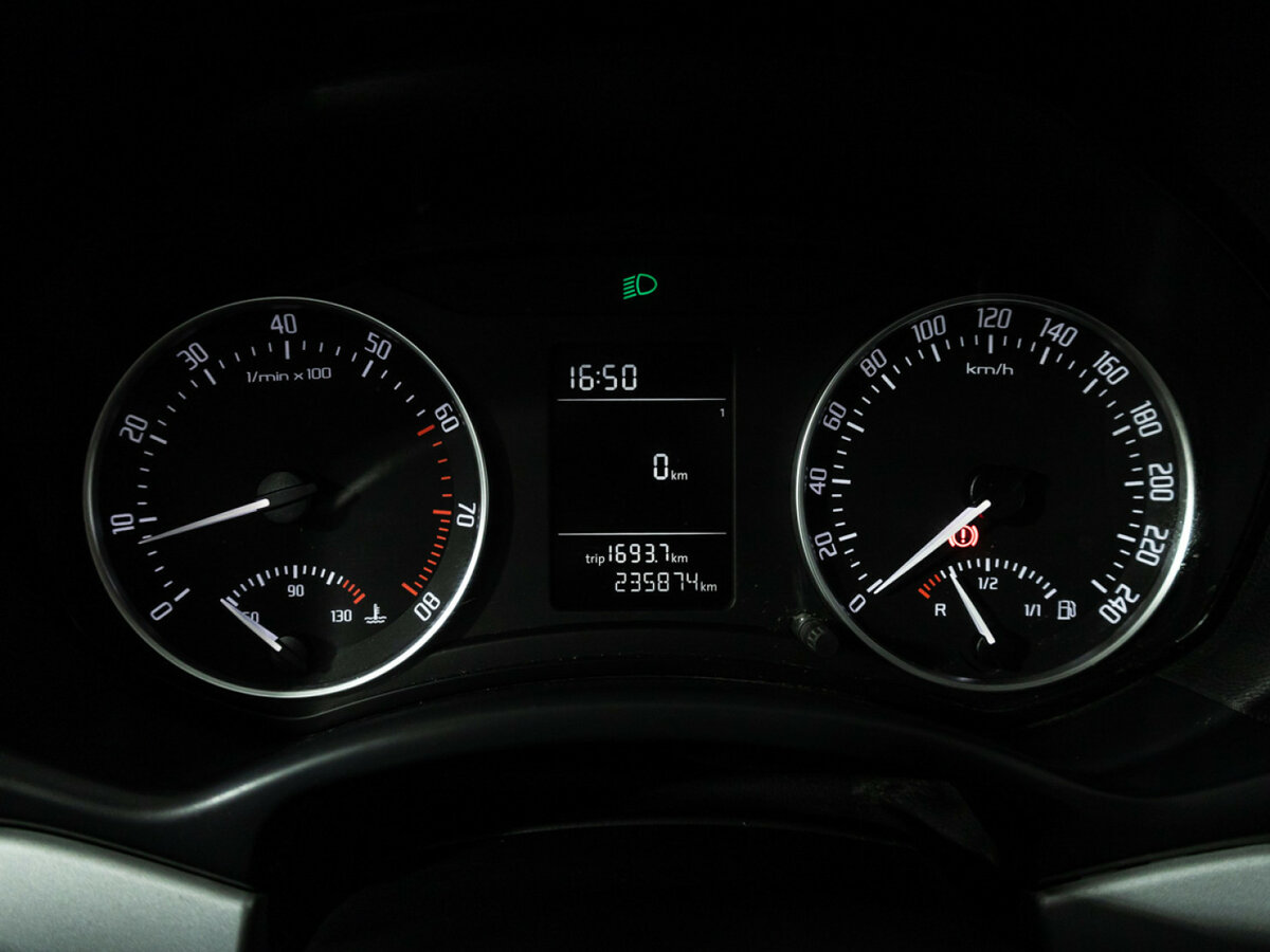 Skoda Octavia II (A5) Рестайлинг, 2009 Фото №12