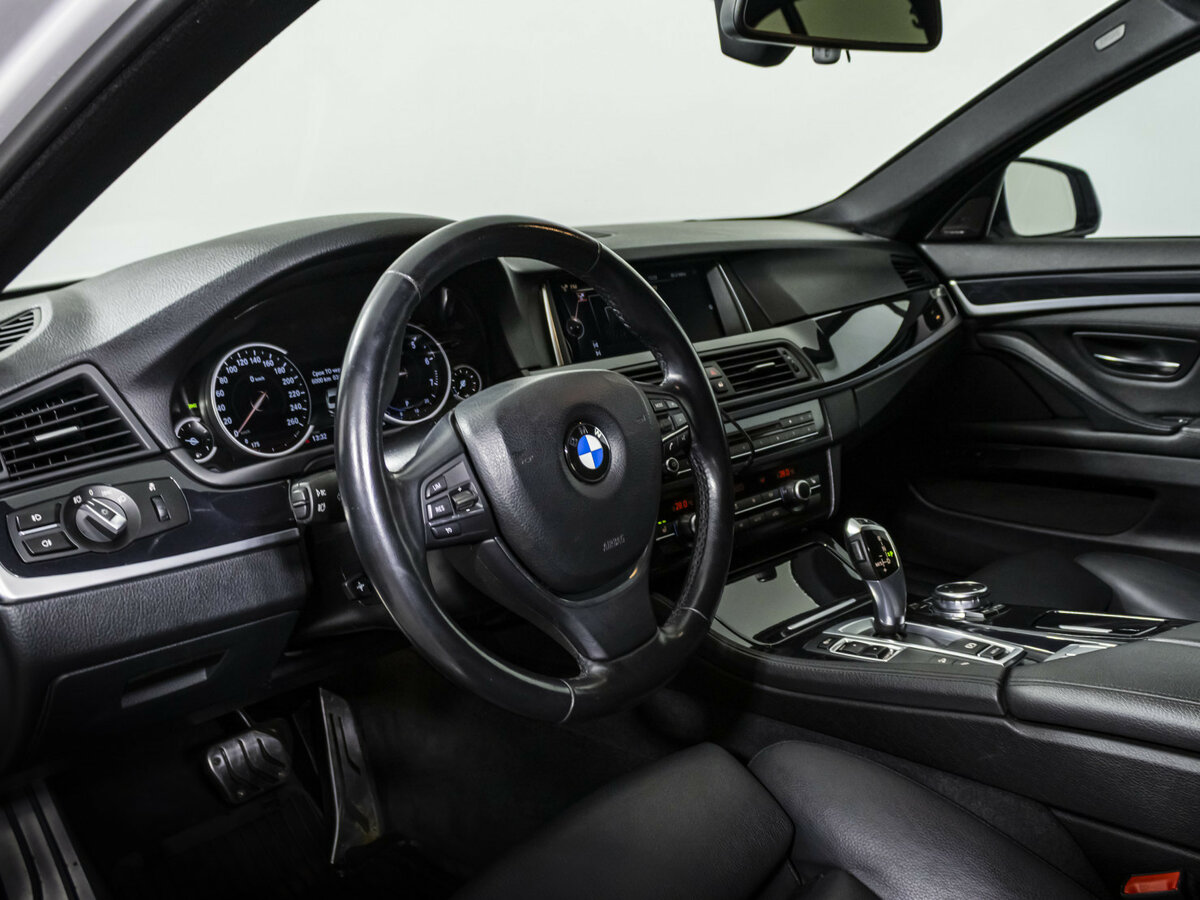 BMW 5 серии 528i xDrive VI (F10/F11/F07) Рестайлинг, 2016 Фото №8